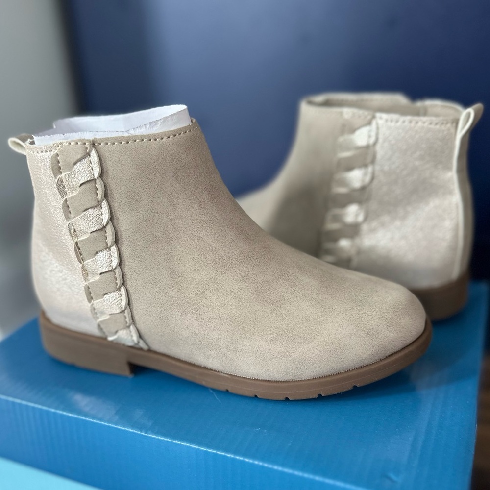 NEW IN BOX! 🌟 Stylish Stride Rite Kids Boots